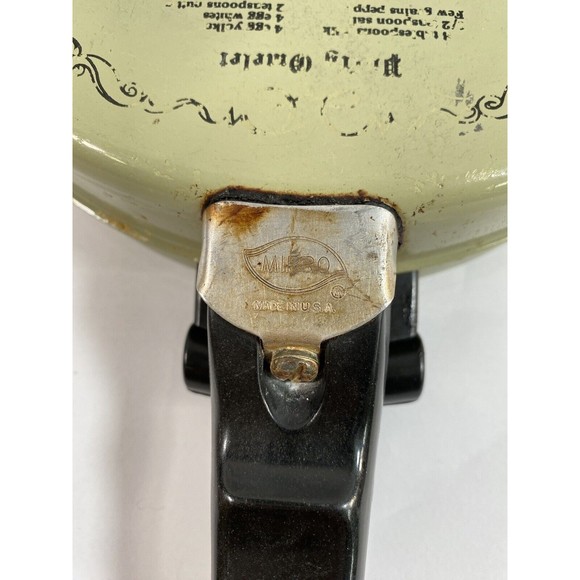 Vintage Mirro Green Folding Omelet Maker Pan With Recipes On Each Side - Picture 8 of 10